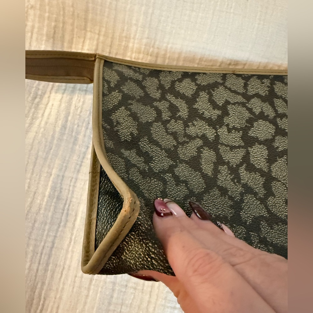 YSL clutch - Picture 8 of 17